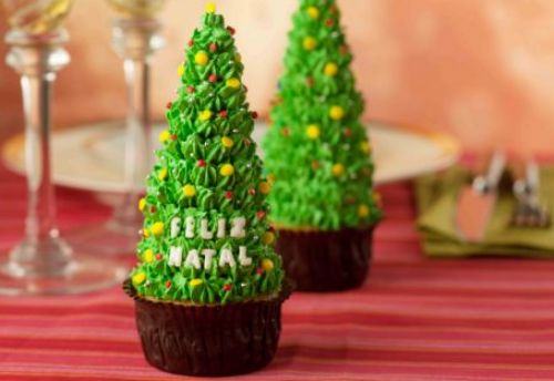 Decore a mesa da ceia com cupcake rvore de Natal