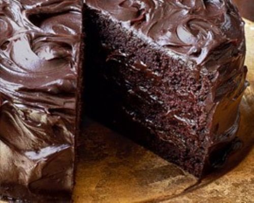 Chocolate e bolo se harmonizam na massa e no recheio
