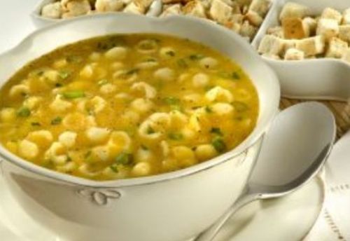Prepare sopa de abóbora saborosa e com baixa caloria